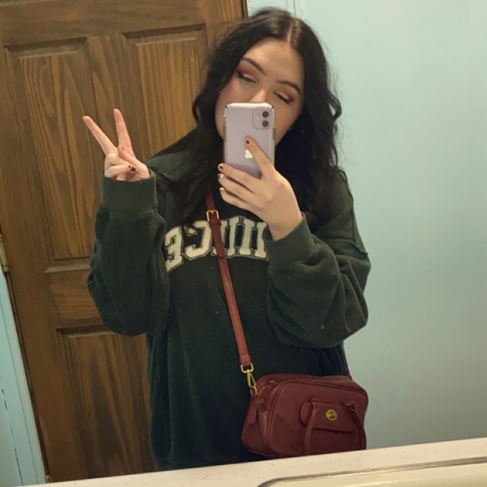 Meet your Posher, Kayla